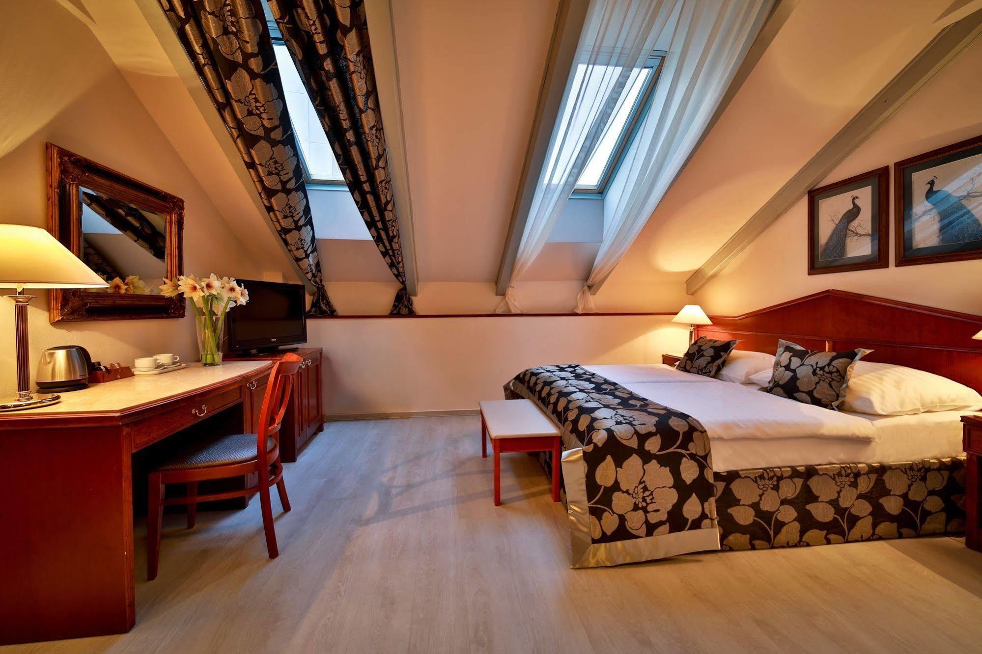 Carlton Hotel Prague Exterior photo